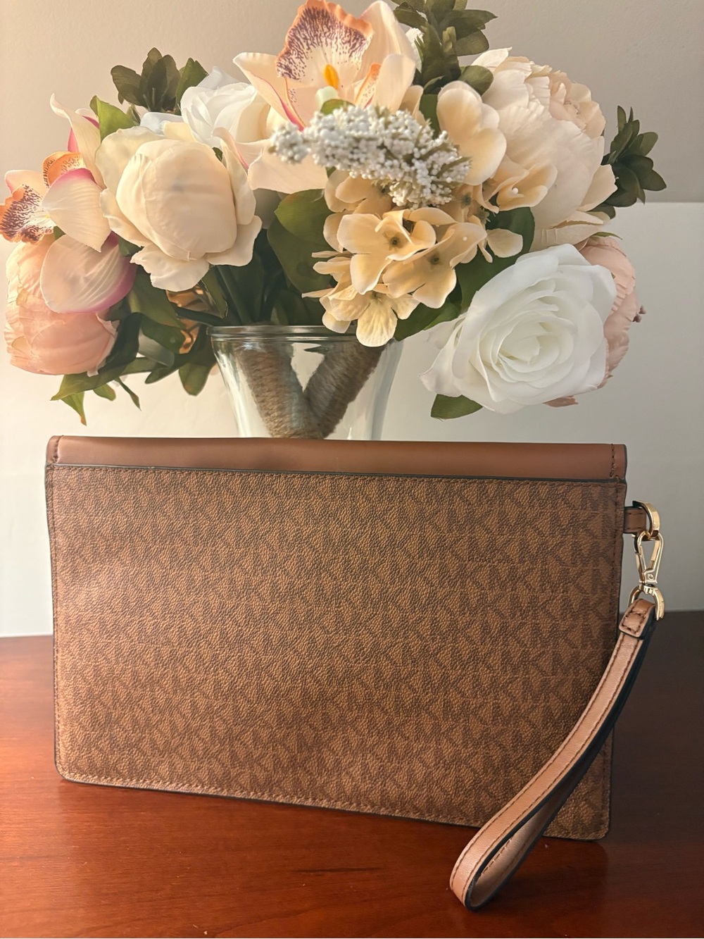 Michael Kors Tan and Brown Signature Envelope Wristlet Clutch - Picture 2 of 4